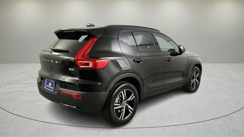 2026 Volvo XC40 B5 Core