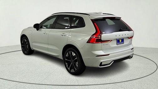 Crystal White 2026 Volvo XC60 Plug-In Hybrid T8 Plus