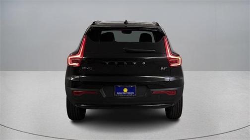 2026 Volvo XC40 B5 Ultra