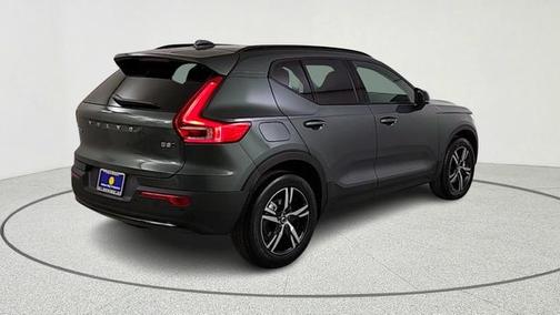 Forest Green 2026 Volvo XC40 B5 Core