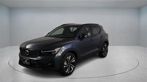 2026 Volvo XC40 B4 Plus