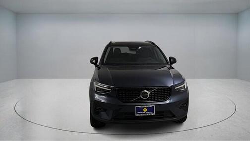 2026 Volvo XC40 B4 Plus
