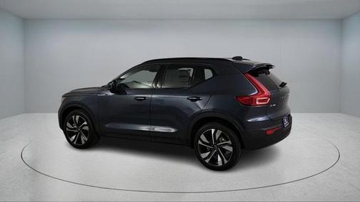 2026 Volvo XC40 B4 Plus