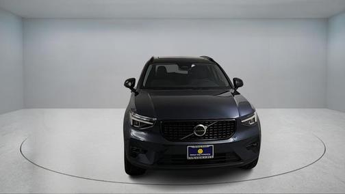 2026 Volvo XC40 B4 Plus