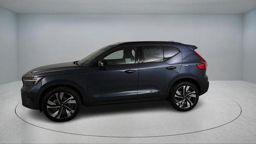 2026 Volvo XC40 B4 Plus