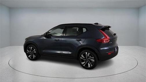 2026 Volvo XC40 B4 Plus