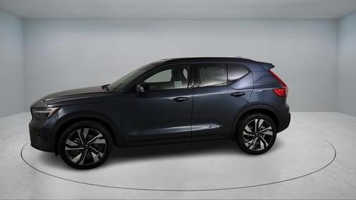 2026 Volvo XC40 B4 Plus