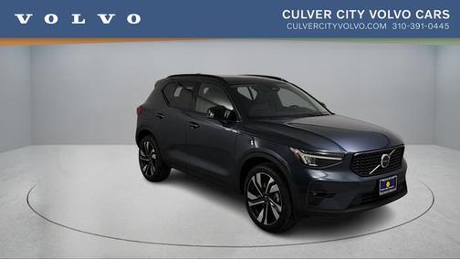 2026 Volvo XC40 B4 Plus