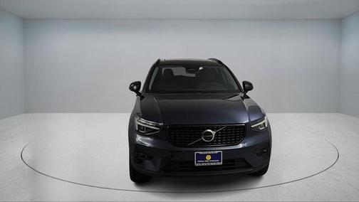 2026 Volvo XC40 B4 Plus