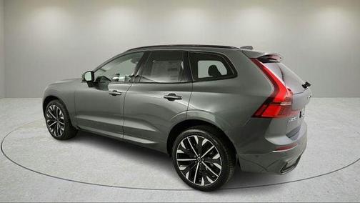 2026 Volvo XC60 B5 Ultra