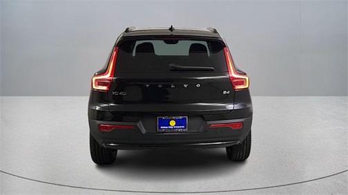 2026 Volvo XC40 B4 Core