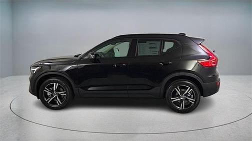 2026 Volvo XC40 B4 Core