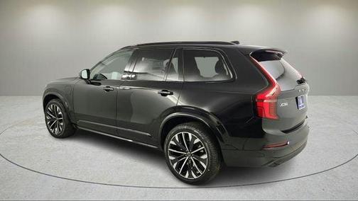 2026 Volvo XC90 Plug-In Hybrid T8 Ultra Dark Theme 6-Seater