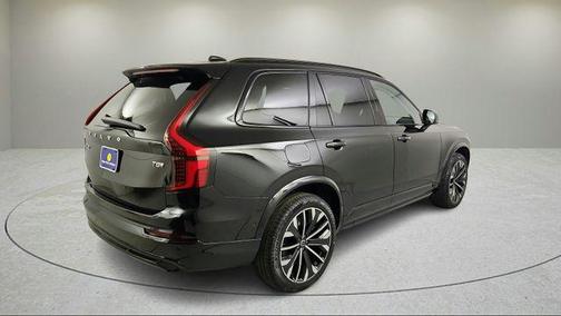 2026 Volvo XC90 Plug-In Hybrid T8 Ultra Dark Theme 6-Seater