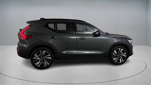 2026 Volvo XC40 B5 Ultra