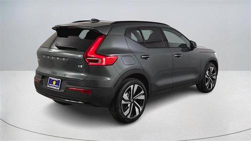 2026 Volvo XC40 B5 Ultra