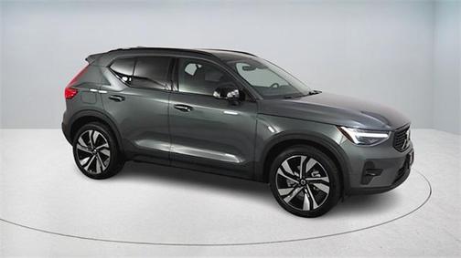 2026 Volvo XC40 B5 Ultra