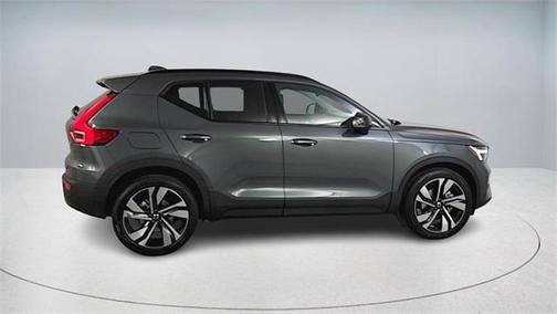 2026 Volvo XC40 B5 Ultra