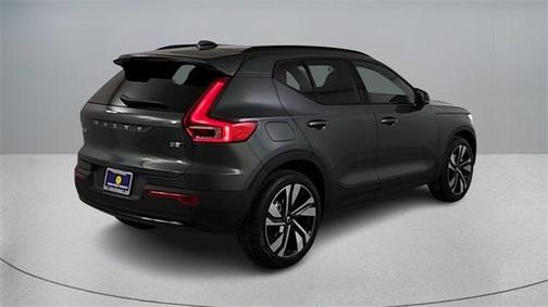 2026 Volvo XC40 B5 Ultra