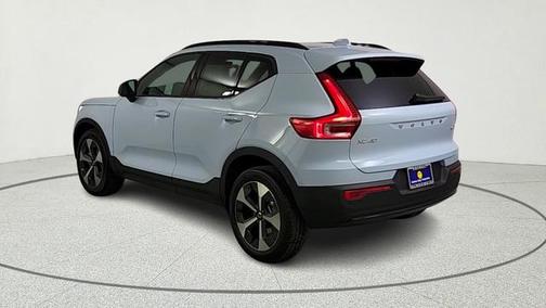 Cloud 9 White 2026 Volvo XC40 B5 Plus