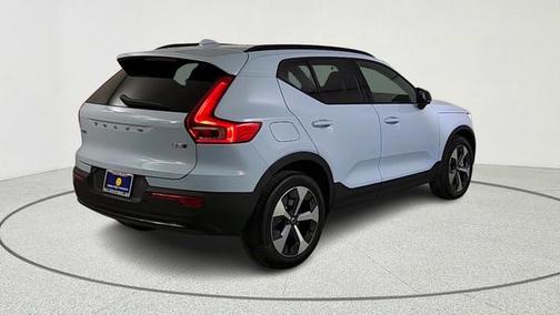 Cloud 9 White 2026 Volvo XC40 B5 Plus