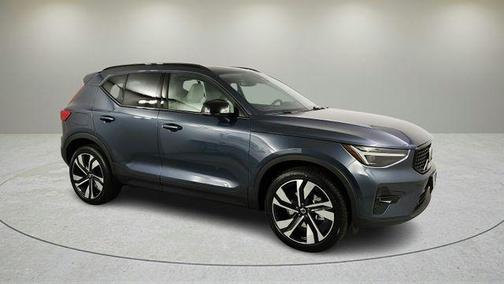 2026 Volvo XC40 B5 Plus