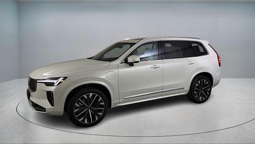 Crystal White Pearl 2026 Volvo XC90 Plug-In Hybrid T8 Plus 7-Seater