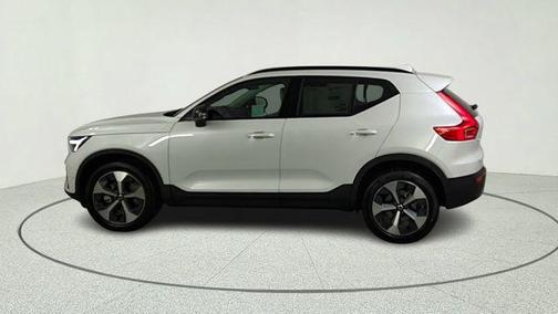 Crystal White 2026 Volvo XC40 B5 Plus