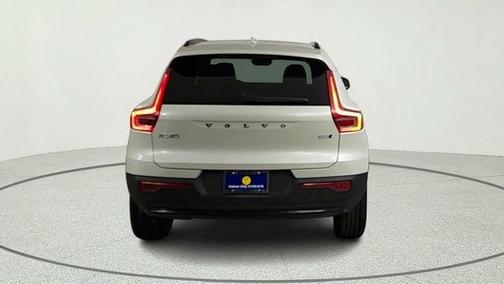Crystal White 2026 Volvo XC40 B5 Plus