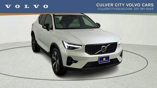 Crystal White 2026 Volvo XC40 B5 Plus
