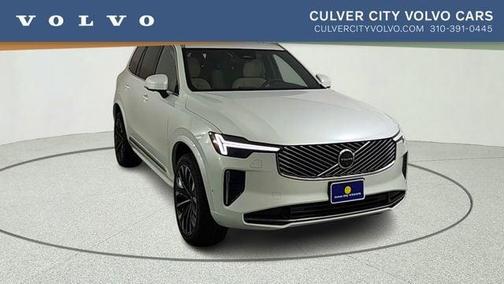 Crystal White Pearl 2026 Volvo XC90 B6 Plus 7-Seater