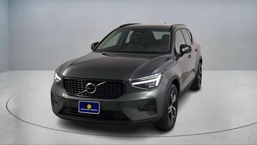 2026 Volvo XC40 B5 Core