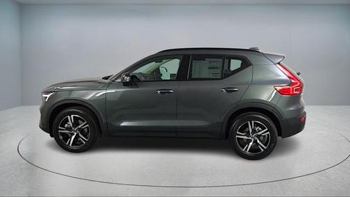 2026 Volvo XC40 B5 Core