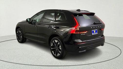 Onyx Black Metallic 2026 Volvo XC60 B5 Plus