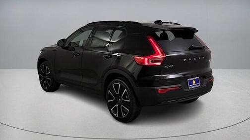 2026 Volvo XC40 B5 Ultra