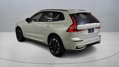 2026 Volvo XC60 Plug-In Hybrid T8 Plus