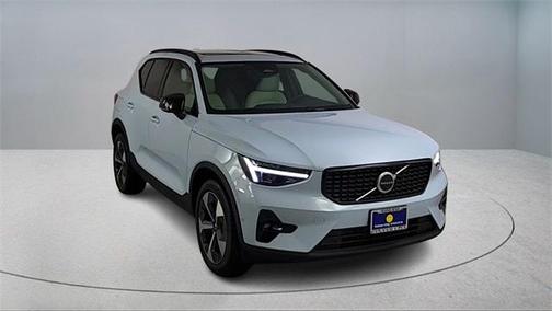 2026 Volvo XC40 B5 Plus