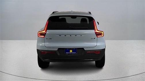 2026 Volvo XC40 B5 Plus