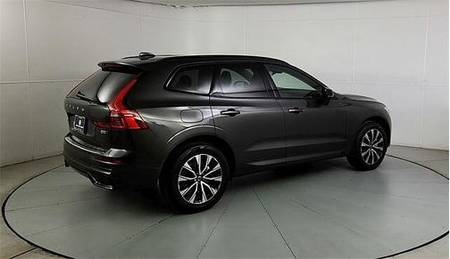 2025 Volvo XC60 Core