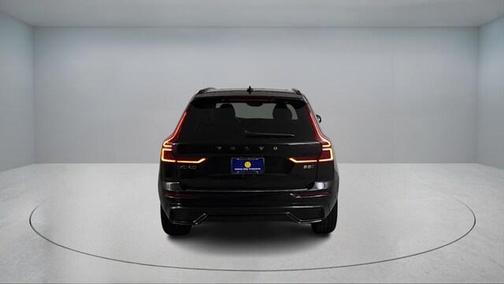 2026 Volvo XC60 B5 Ultra