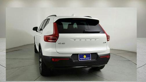 2026 Volvo XC40 B5 Plus