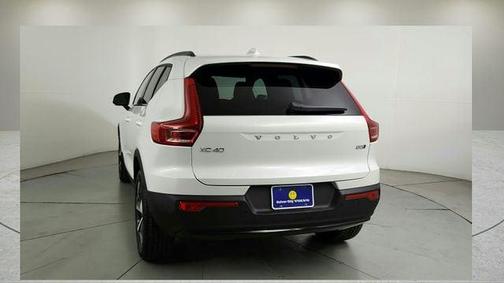 2026 Volvo XC40 B5 Plus