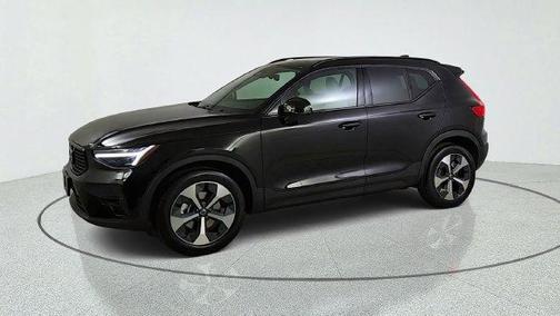 Onyx Black 2026 Volvo XC40 B5 Plus