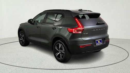 Forest Green 2026 Volvo XC40 B5 Core