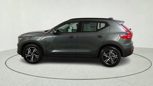Forest Green 2026 Volvo XC40 B5 Core