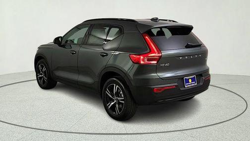 Forest Green 2026 Volvo XC40 B5 Core