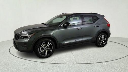 Forest Green 2026 Volvo XC40 B5 Core
