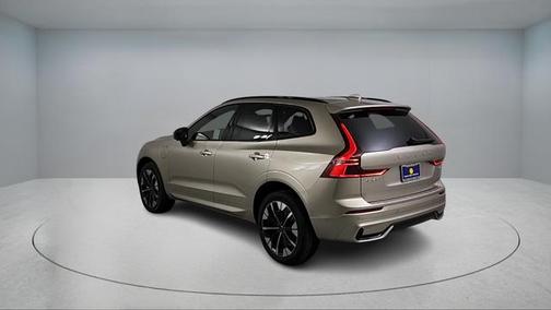 2026 Volvo XC60 Plug-In Hybrid T8 Plus