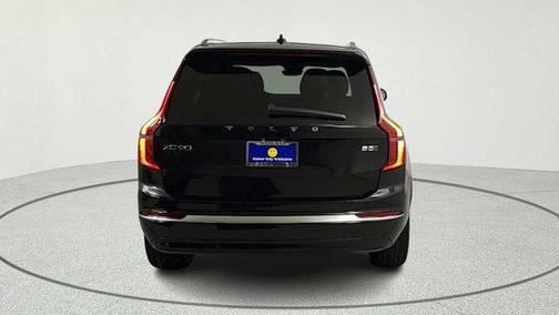 Onyx Black Metallic 2026 Volvo XC90 B5 Plus 6-Seater