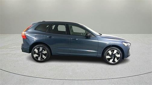 2025 Volvo XC60 Plus